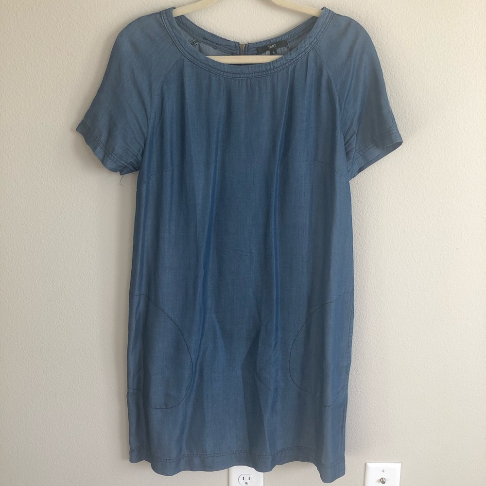 Simplistic denim color dress with pockets